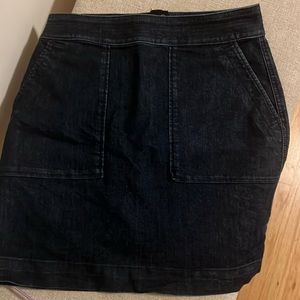 Loft denim skirt size 4 with pockets